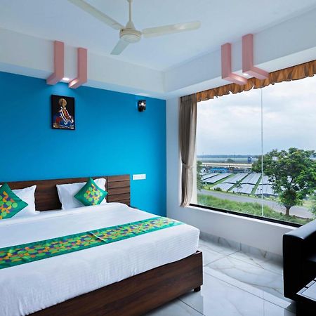 Treebo Airsuite Airport Hotel Kochi Buitenkant foto