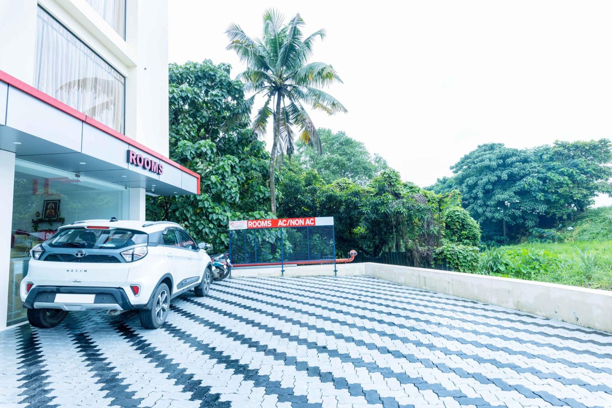 Treebo Airsuite Airport Hotel Kochi Buitenkant foto