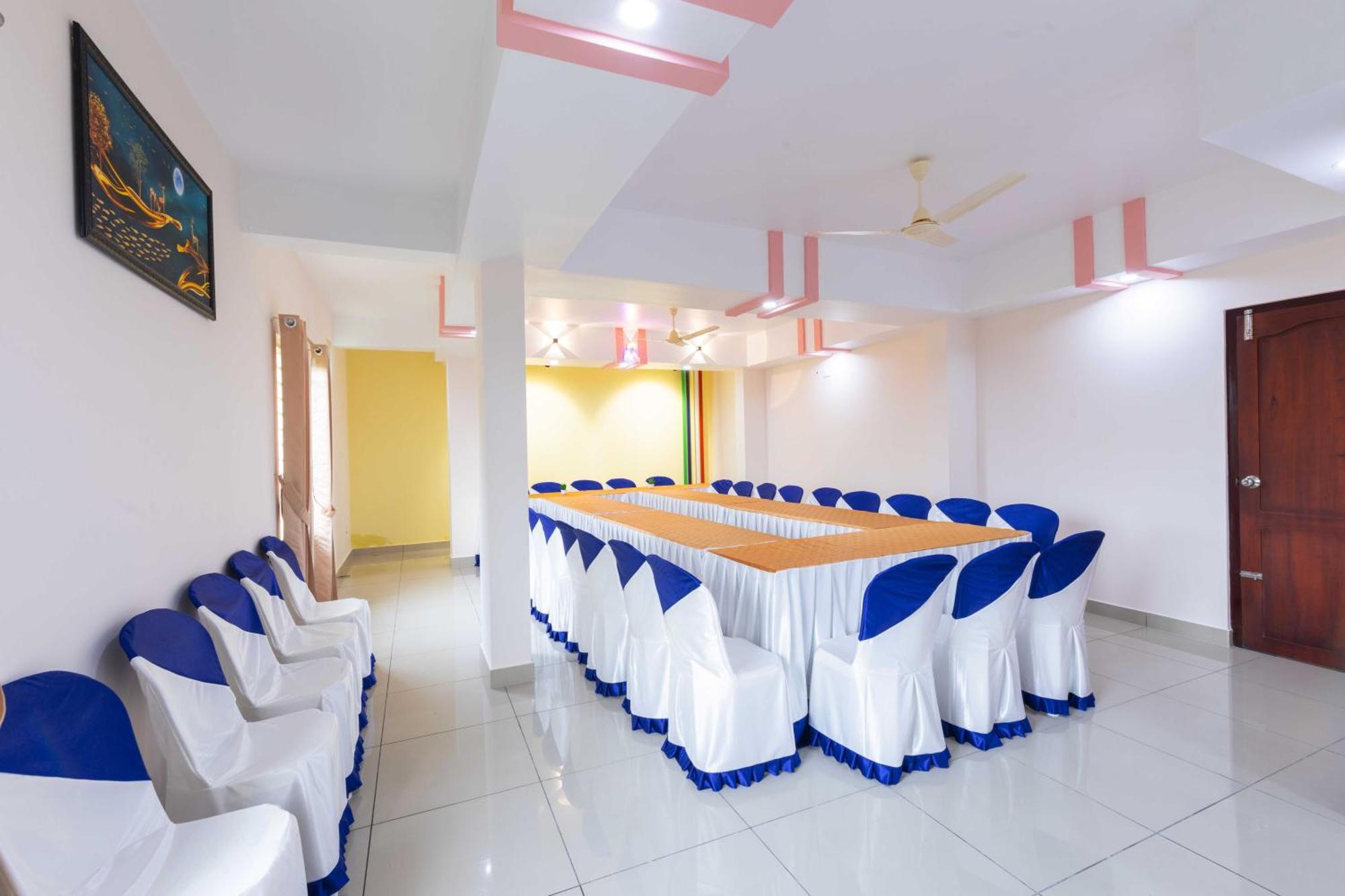 Treebo Airsuite Airport Hotel Kochi Buitenkant foto