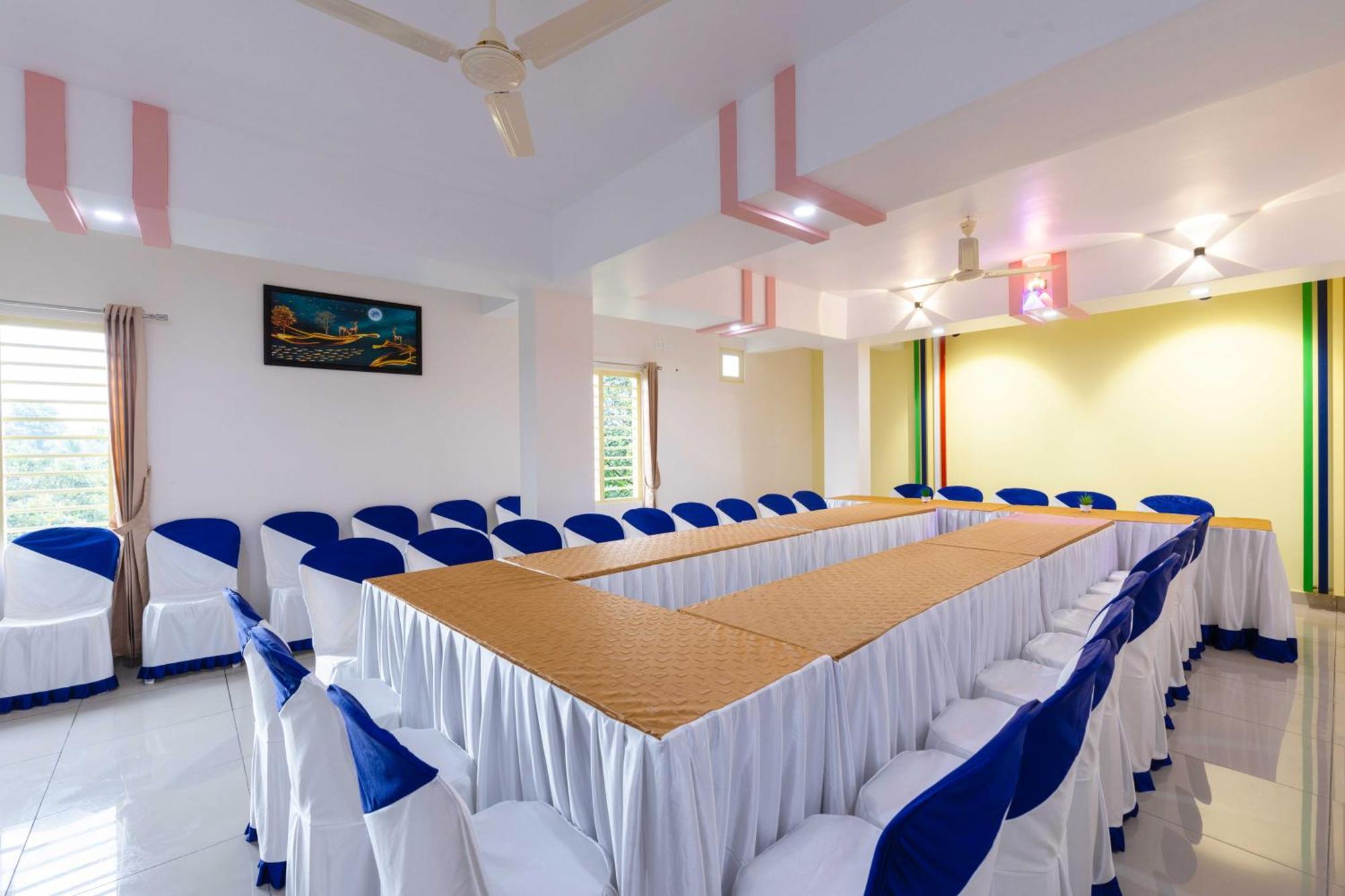 Treebo Airsuite Airport Hotel Kochi Buitenkant foto