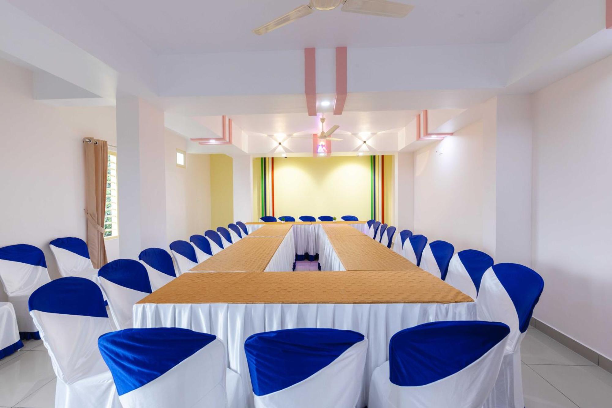 Treebo Airsuite Airport Hotel Kochi Buitenkant foto