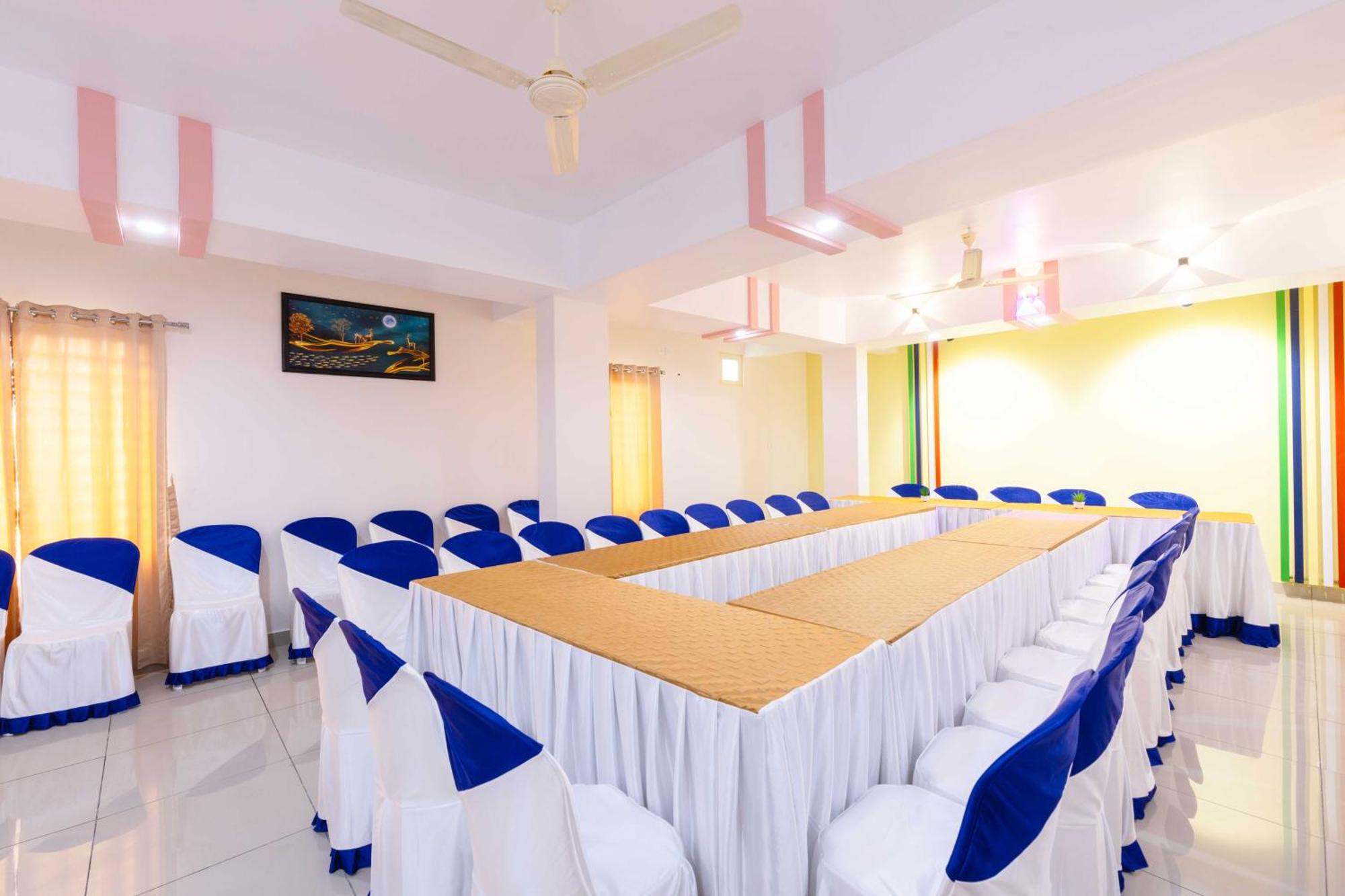 Treebo Airsuite Airport Hotel Kochi Buitenkant foto